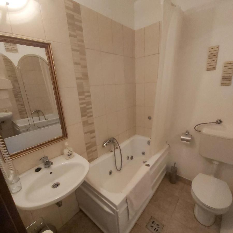 Panorama Panzio Otel Eğri Dış mekan fotoğraf